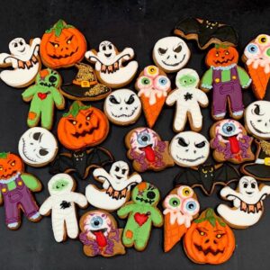 Zestaw 10 halloweenowych pierniczków.